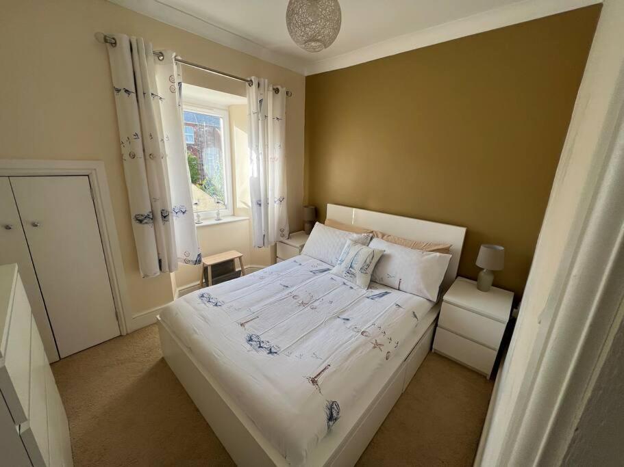 Fantastic 3 Bedroom Holiday Home Millport Exteriör bild