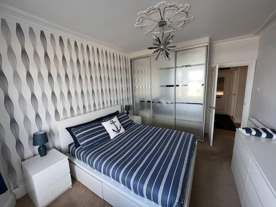 Fantastic 3 Bedroom Holiday Home Millport Exteriör bild