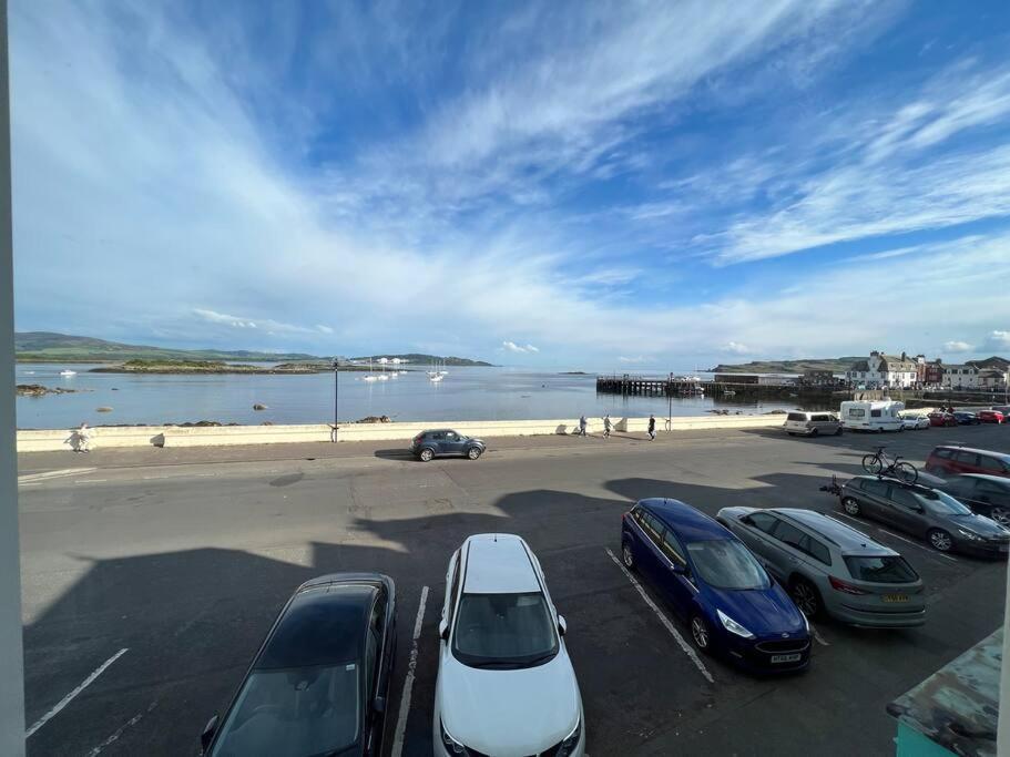 Fantastic 3 Bedroom Holiday Home Millport Exteriör bild
