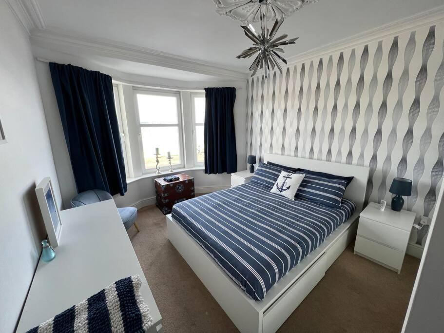 Fantastic 3 Bedroom Holiday Home Millport Exteriör bild