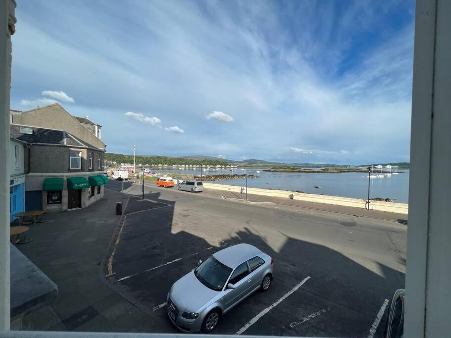 Fantastic 3 Bedroom Holiday Home Millport Exteriör bild