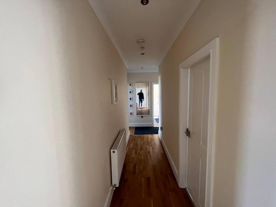 Fantastic 3 Bedroom Holiday Home Millport Exteriör bild